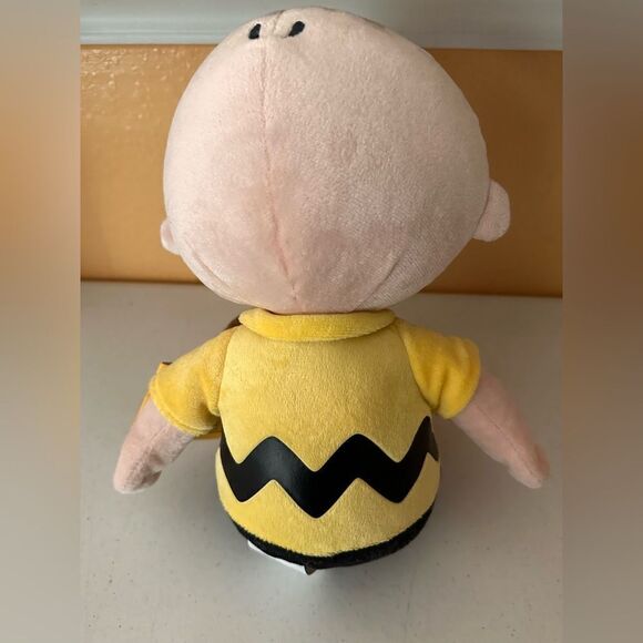 Charlie Brown stuffed toy - Picture 3 of 4